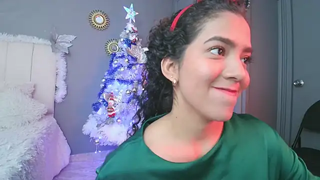 Snapshot of arteverena chatting on 12/15/24, 07:42 arteverena online show from 12/15/24, 07:42