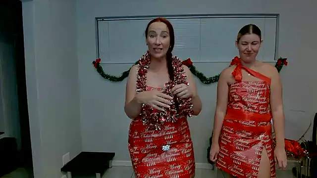 Snapshot of C1eopatra chatting on 12/15/24, 06:26 C1eopatra online show from 12/15/24, 06:26