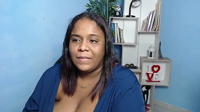 Snapshot of bbw_charlote chatting on 01/17/25, 12:21 bbw charlote online show from 01/17/25, 12:21
