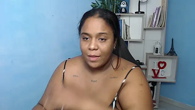Snapshot of bbw_charlote chatting on 02/07/25, 12:06 bbw charlote online show from 02/07/25, 12:06