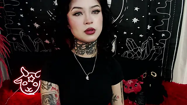 Isabella  dark online show from 03/11/25, 11:48