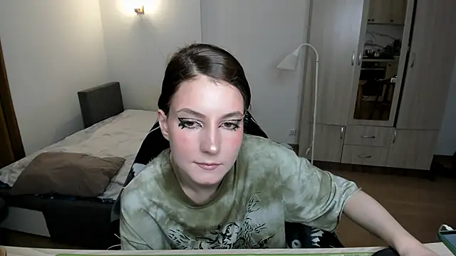 Snapshot of Bridget_fitness chatting on 01/17/25, 06:02 Bridget fitness online show from 01/17/25, 06:02