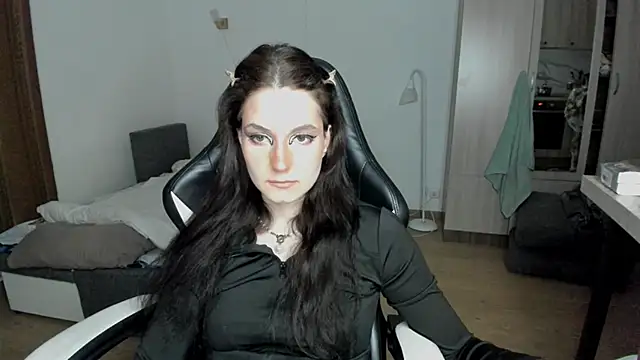 Snapshot of Bridget_fitness chatting on 02/17/25, 08:15 Bridget fitness online show from 02/17/25, 08:15