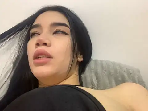 Snapshot of Ambar_R0SSE chatting on 03/05/25, 02:57 Ambar R0SSE online show from 03/05/25, 02:57
