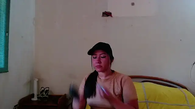 LuciaTomson online show from 04/29/26, 10:16