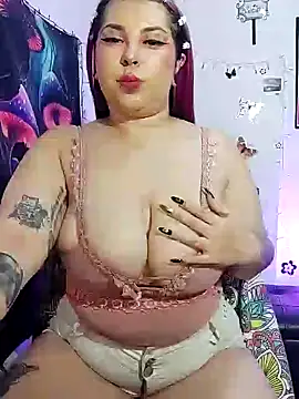 Snapshot of Hada_dracanae chatting on 02/07/25, 12:53 Hada dracanae online show from 02/07/25, 12:53