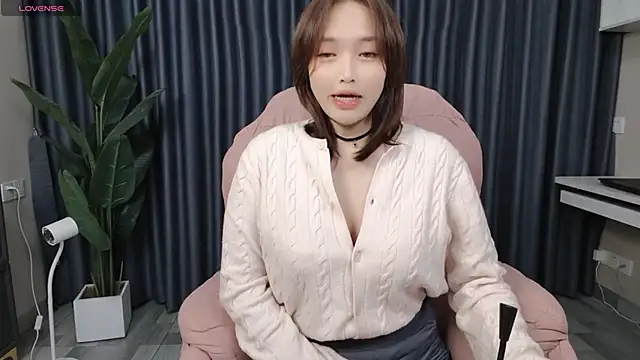 Snapshot of Cothy_Ti chatting on 02/14/25, 05:14 Cothy Ti online show from 02/14/25, 05:14