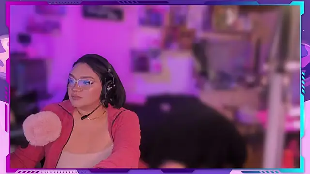 Snapshot of MegariaB chatting on 11/22/25, 04:11 MegariaB online show from 11/22/25, 04:11