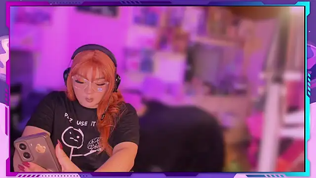 Snapshot of MegariaB chatting on 11/27/25, 04:25 MegariaB online show from 11/27/25, 04:25