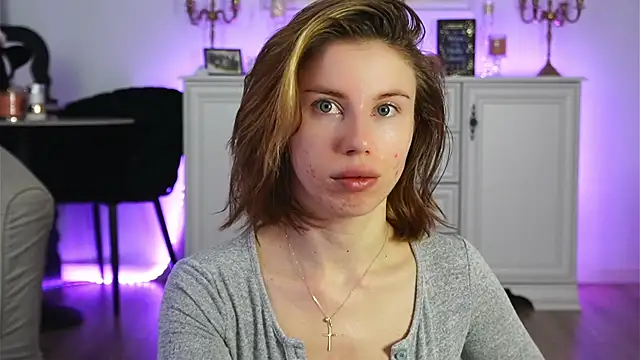 ivyleague  online show from 11/04/25, 04:00