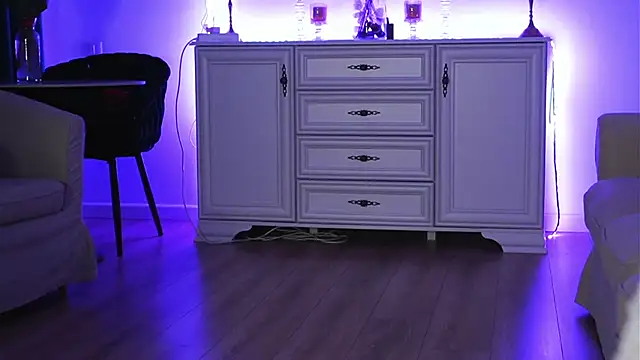 ivyleague  online show from 02/06/26, 06:00