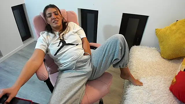 Dyana Kaylinn online show from 11/29/25, 04:59