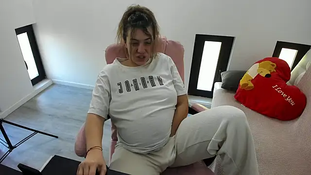 Dyana Kaylinn online show from 04/24/26, 04:59