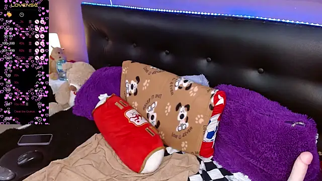 Snapshot of Nadia_84 chatting on 02/18/25, 03:32 Nadia 84 online show from 02/18/25, 03:32