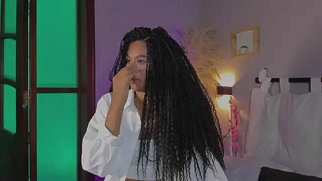 nayah   online show from 01/25/25, 08:10