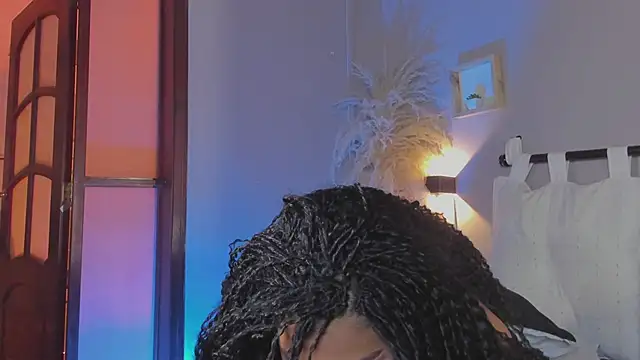 nayah   online show from 01/28/25, 12:05