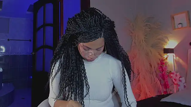 nayah   online show from 01/31/25, 08:01