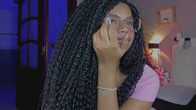 nayah   online show from 01/31/25, 11:03