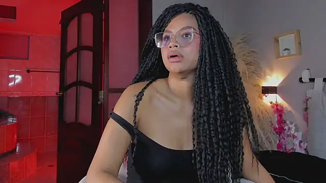 nayah   online show from 02/07/25, 11:45