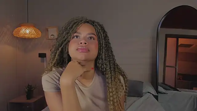 nayah   online show from 03/19/25, 12:48