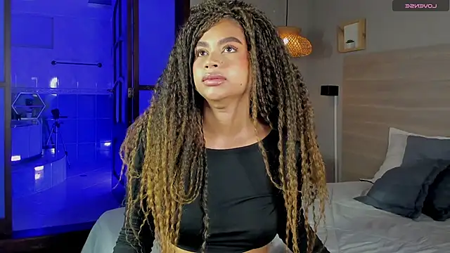 nayah   online show from 10/16/25, 07:48