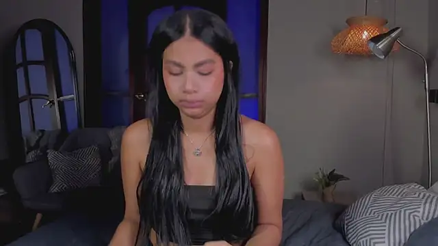 nayah   online show from 01/13/26, 07:41