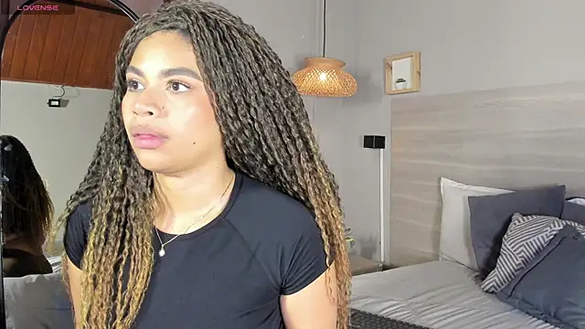 nayah   online show from 04/14/26, 09:10