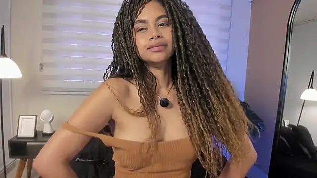 nayah   online show from 04/19/26, 06:10