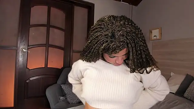 nayah   online show from 04/23/26, 08:22