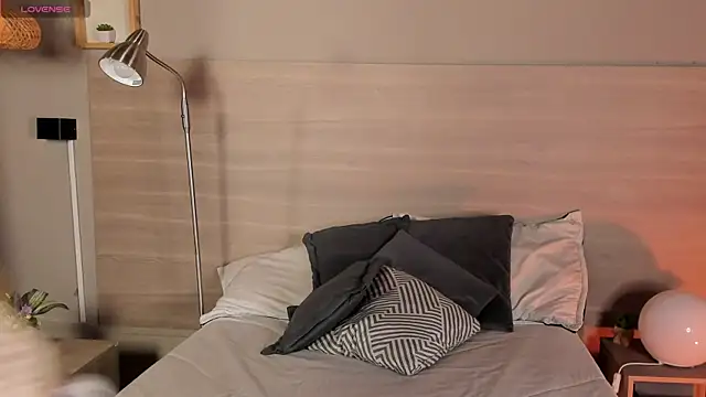 nayah   online show from 05/29/26, 08:07