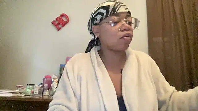 MommyConfident online show from 12/05/25, 02:03