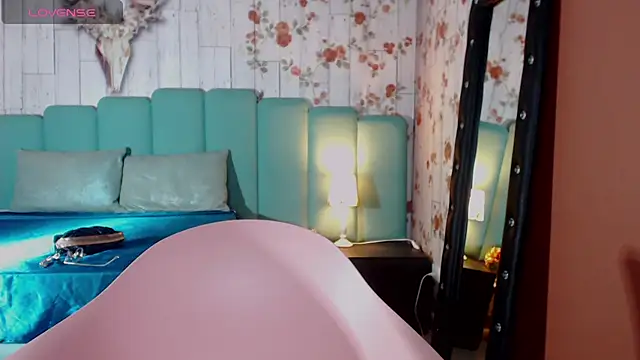 Snapshot of Alison_Simmons chatting on 01/04/25, 02:56 Alison Simmons online show from 01/04/25, 02:56