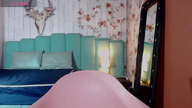 Snapshot of Alison_Simmons chatting on 01/04/25, 09:20 Alison Simmons online show from 01/04/25, 09:20