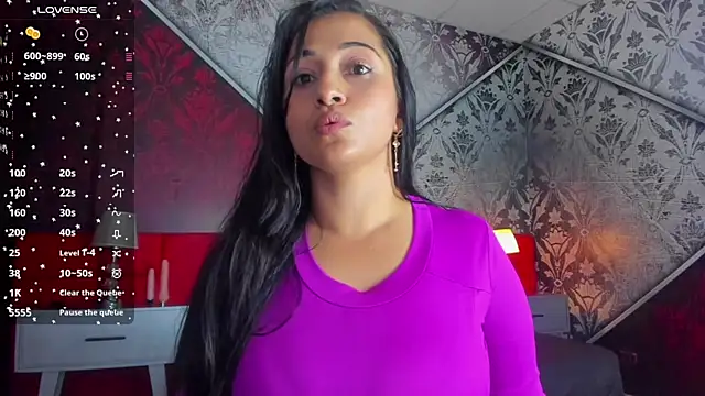 Snapshot of Alison_Simmons chatting on 01/09/25, 06:04 Alison Simmons online show from 01/09/25, 06:04