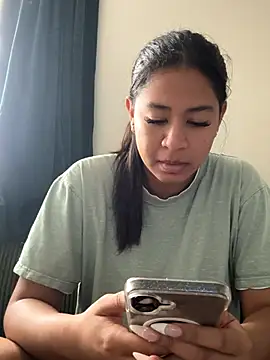 VanessaBling online show from 12/20/25, 03:52