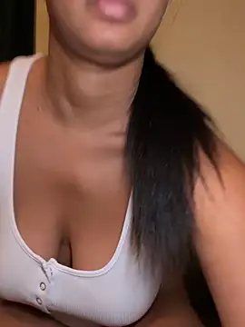 Snapshot of VanessaBling chatting on 05/11/26, 12:38 VanessaBling online show from 05/11/26, 12:38