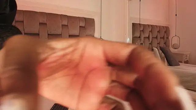 PamelaMendez  online show from 11/29/25, 04:04