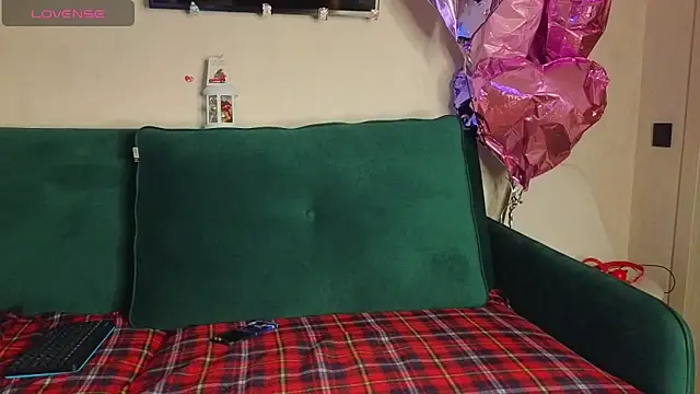 FoxLoveBasik online show from 12/25/24, 05:58