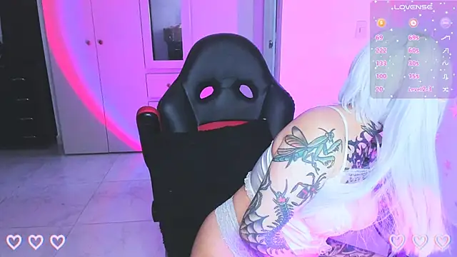 Kat riina online show from 11/30/25, 07:51