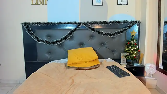 Jotastevensxx online show from 12/18/25, 11:55