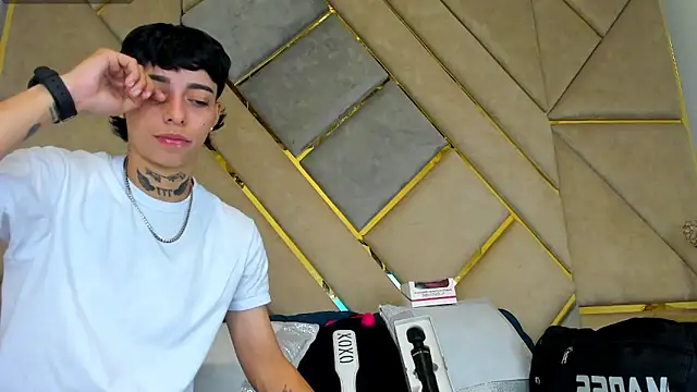 AmberAdams  online show from 10/19/25, 05:24