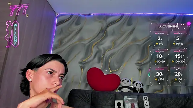 AmberAdams  online show from 04/22/26, 12:13