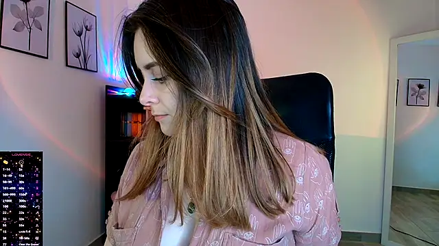 Snapshot of miss_seline chatting on 11/22/25, 10:53 miss seline online show from 11/22/25, 10:53