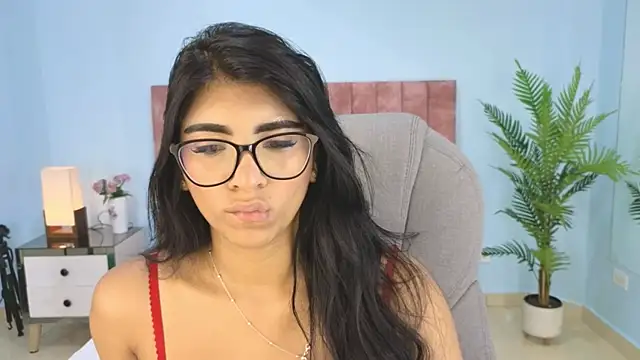 maiaa ruiz online show from 11/10/25, 02:49