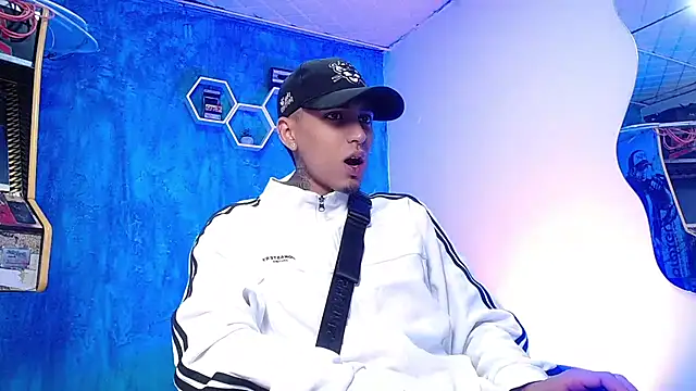 Liam lee online show from 12/12/24, 12:22