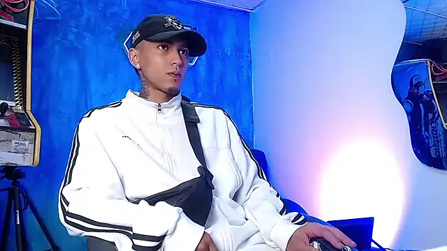 Liam lee online show from 01/02/25, 12:46