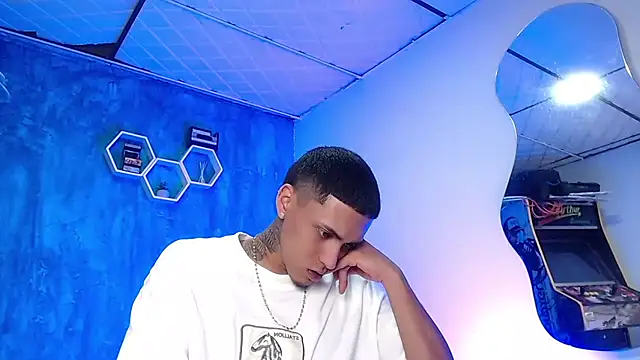 Liam lee online show from 01/11/25, 04:03