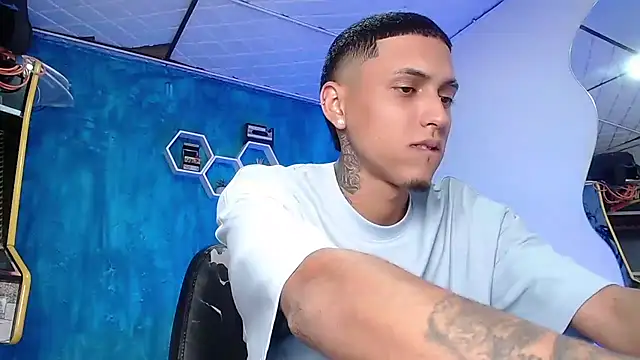 Liam lee online show from 01/30/25, 04:24