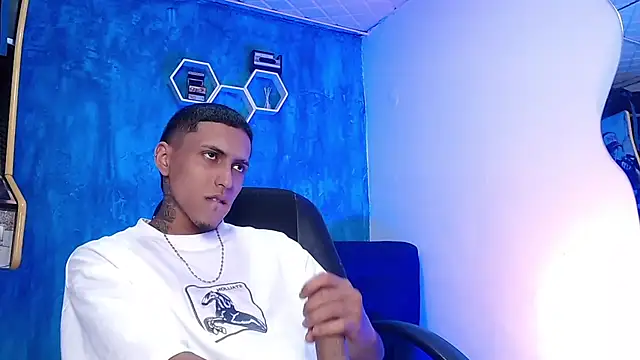 Liam lee online show from 02/11/25, 04:24