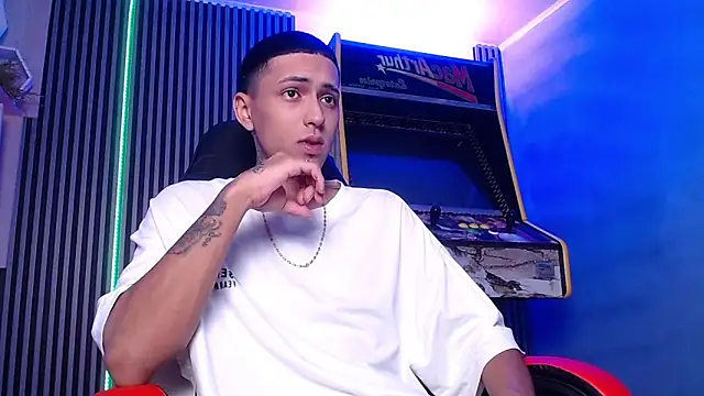 Liam lee online show from 03/14/25, 01:24